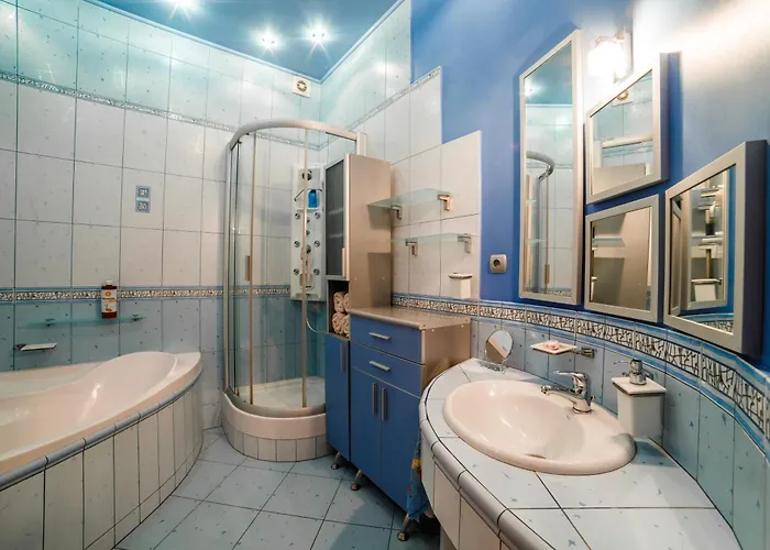 Modern On Mechnikova Street 18 Апартаменты *