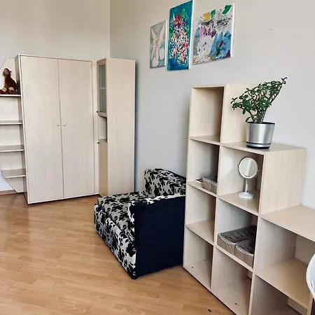 Modern On Mechnikova Street 18 リヴィウ